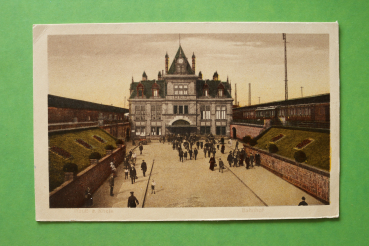 Ansichtskarte AK Neuss Rhein 1919-1930 Bahnhof Eisenbahn Bahnsteig Züge Architektur Ortsansicht NRW